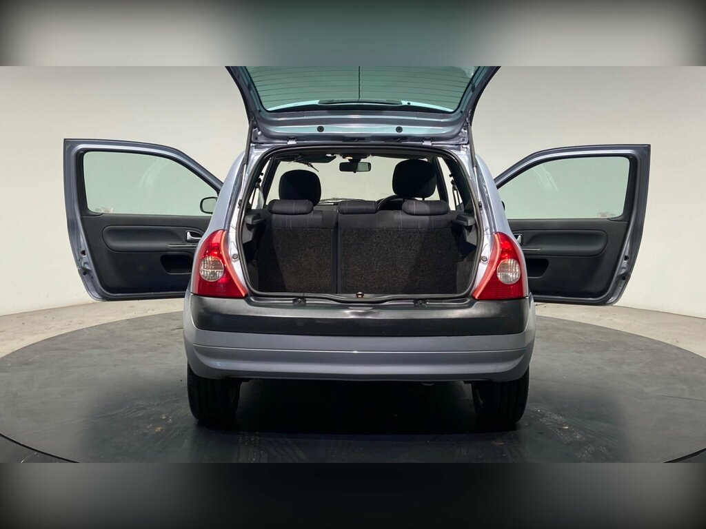 Renault Clio Expression 16V Silver #26