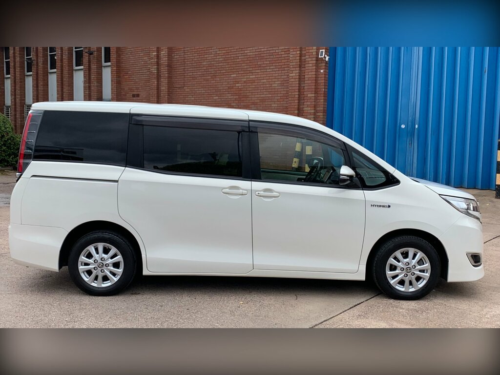 Toyota Voxy Petrol  #8