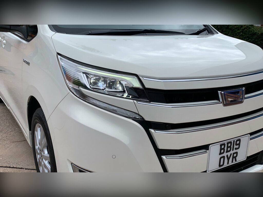 Toyota Voxy Petrol  #14