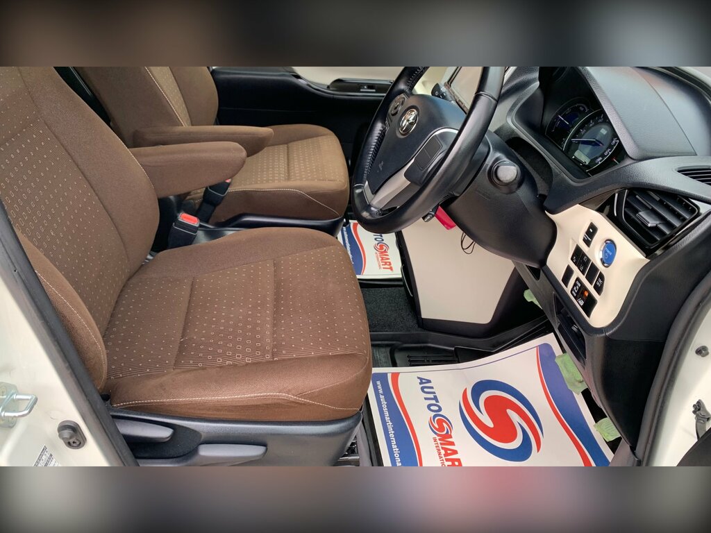 Toyota Voxy Petrol  #44
