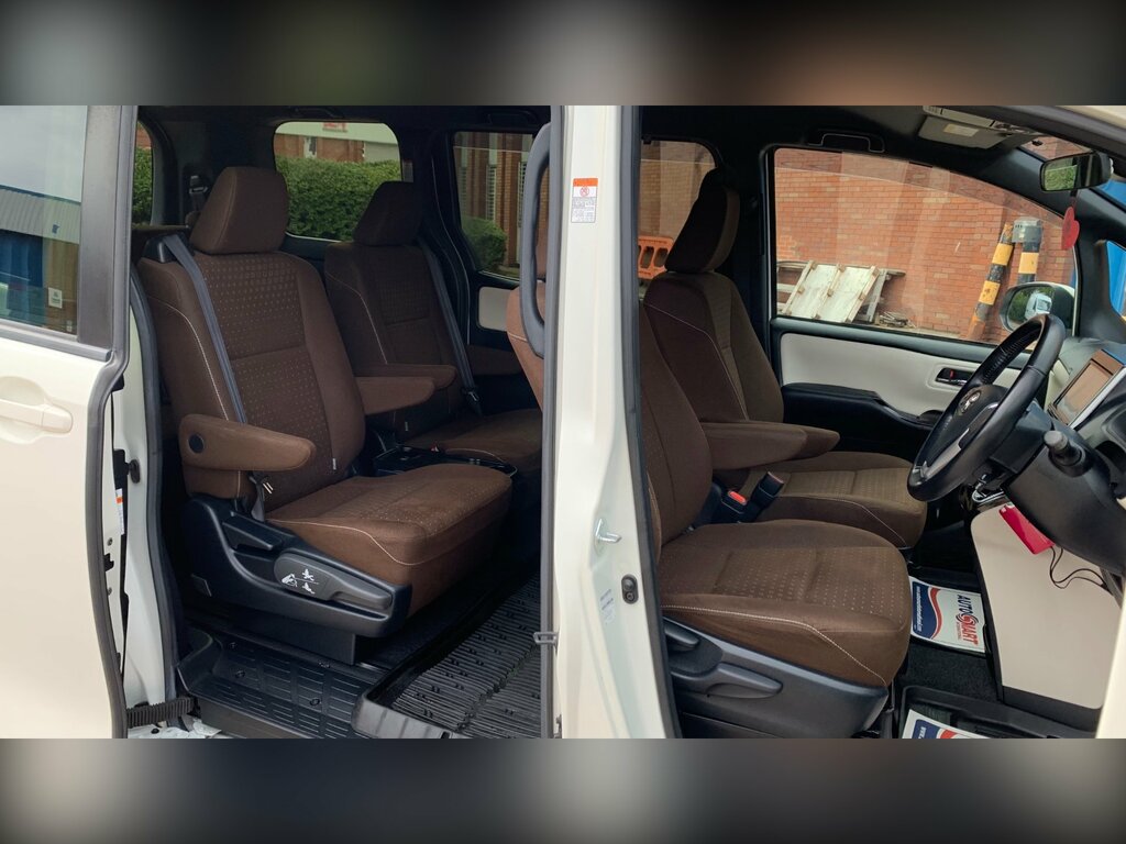 Toyota Voxy Petrol  #28