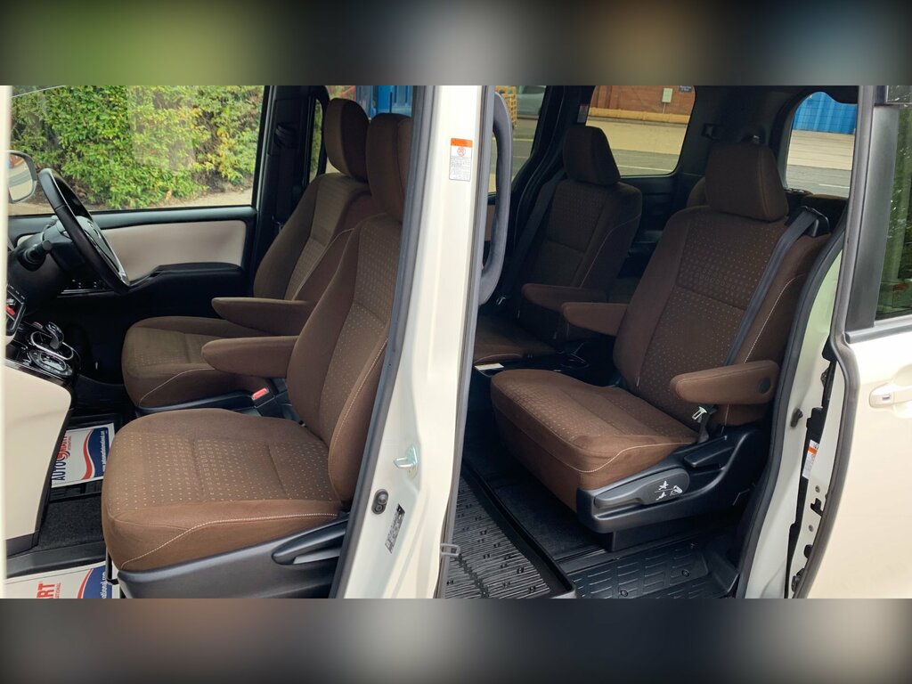 Toyota Voxy Petrol  #54