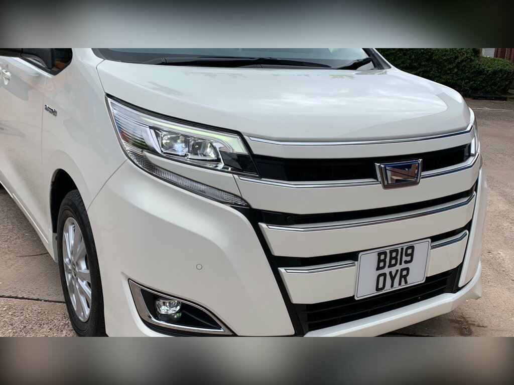 Toyota Voxy Petrol  #9