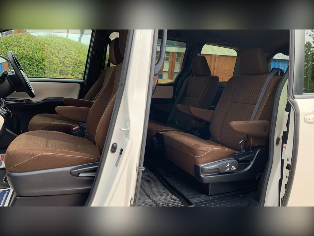 Toyota Voxy Petrol  #55