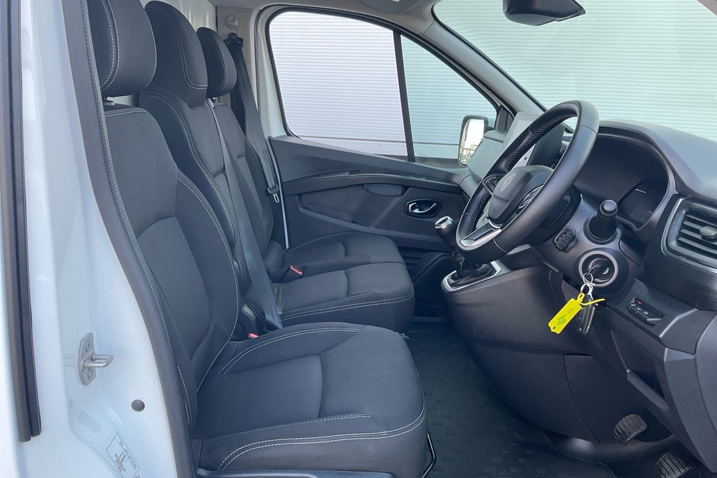 Renault Trafic Ll30 Blue Dci 130 Extra Safety Van White #3