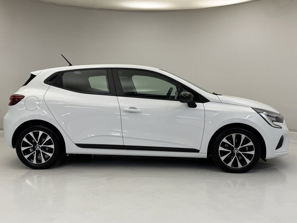 Renault Clio 1.6 E-tech Full Hybrid 145 Evolution BJ72APO White #4
