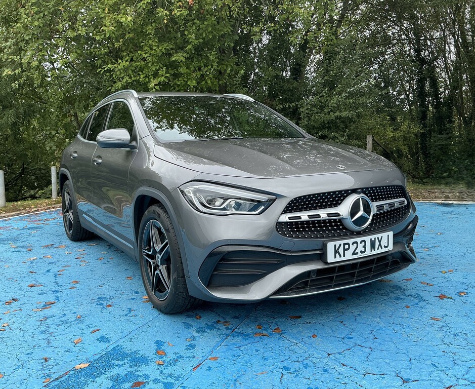 Mercedes-Benz GLA Class Gla 200 Amg Line Executive Grey