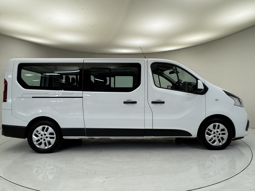 Renault Trafic Ll29 Energy Dci 125 Sport Nav 9 Seater White #5