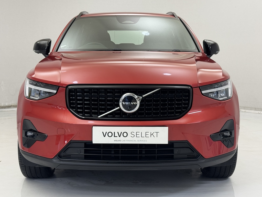 Volvo XC40 2.0 B3p Plus Dark Red #2