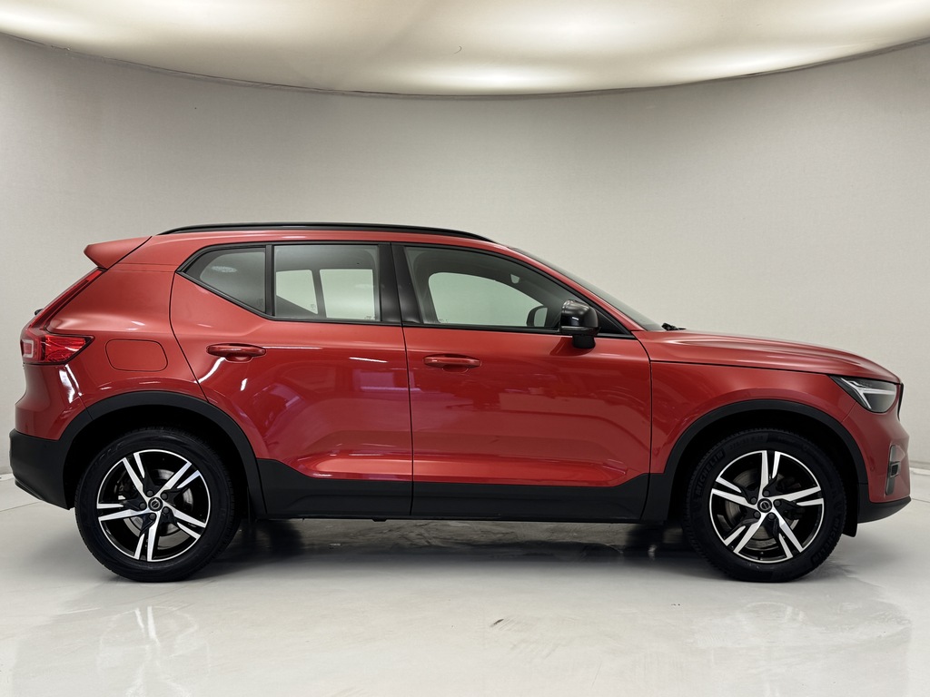 Volvo XC40 2.0 B3p Plus Dark Red #4