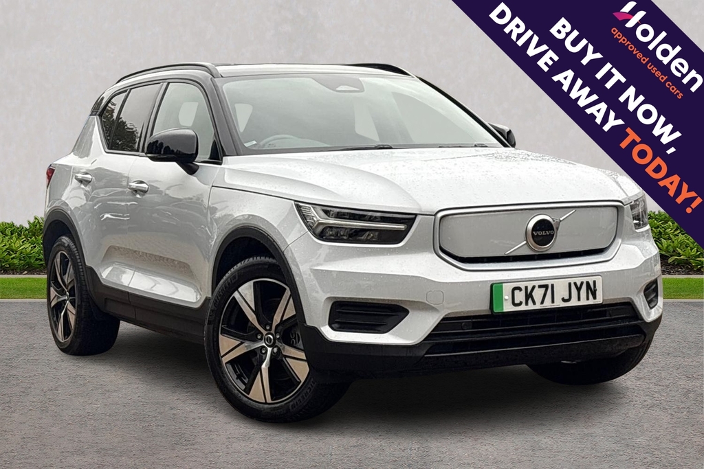 Volvo XC40 Momentum Core Silver