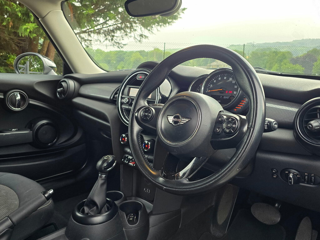 Mini Hatch 1.5 Cooper D Hatchback Euro 6 Ss AP14SNF White #6