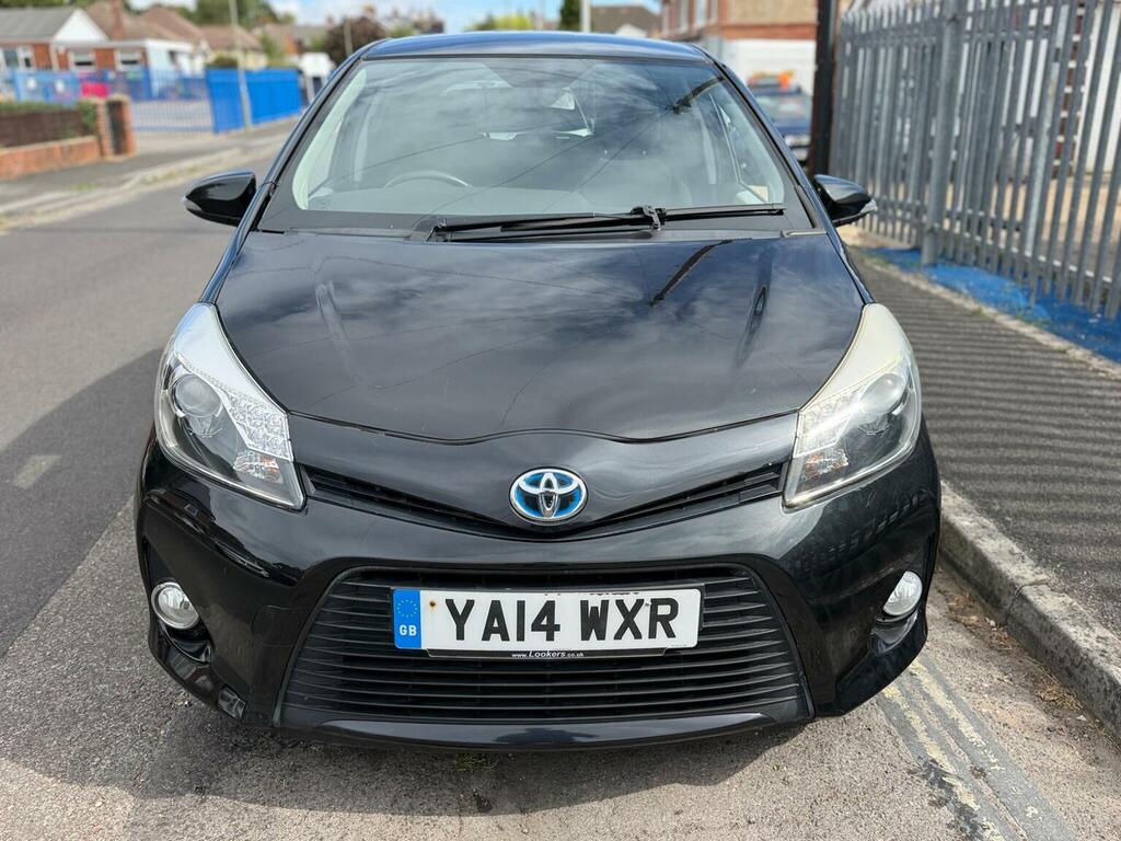 Toyota Yaris 1.5 Vvt-h Icon Plus Cvt Euro 5 Black #2