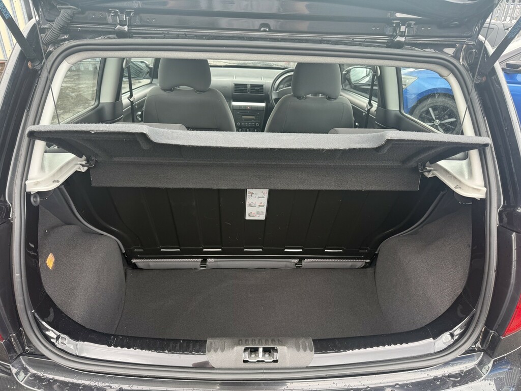 Volkswagen Fox Hatchback 1.4 16V 2010 Black #6