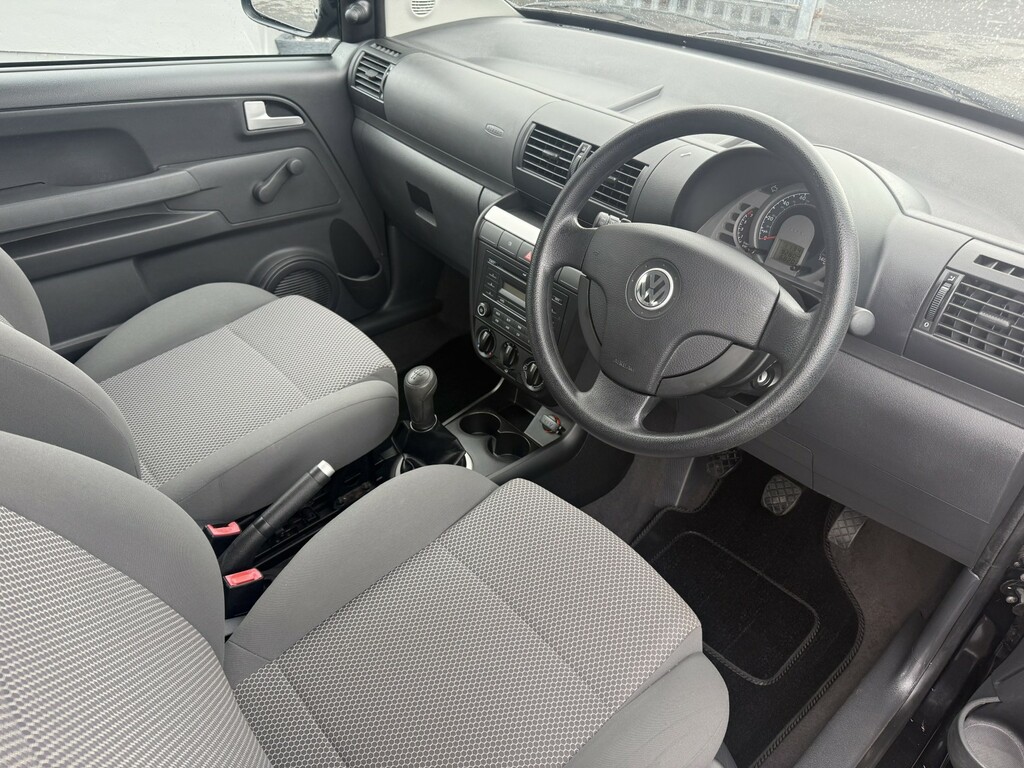 Volkswagen Fox Hatchback 1.4 16V 2010 Black #2