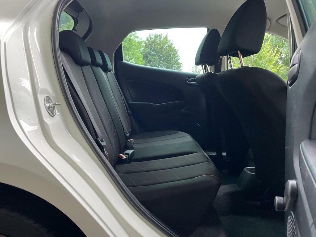 Mazda 2 Hatchback White #35