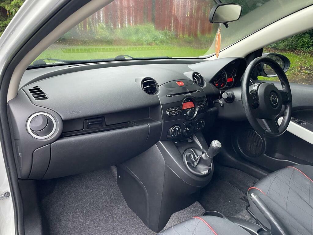 Mazda 2 Hatchback White #31