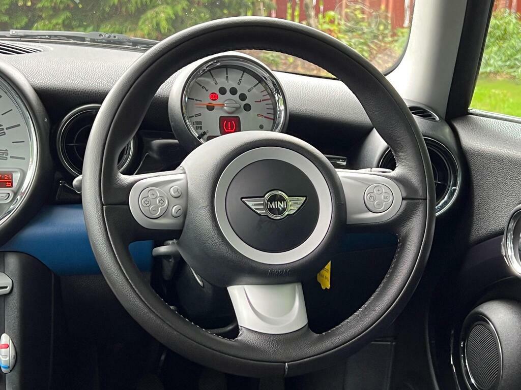 Mini Hatch 1.4 One Euro 4 2010 White #23