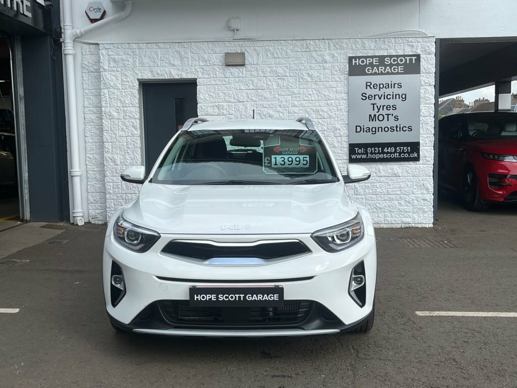 Kia Stonic 1L 2 White #4