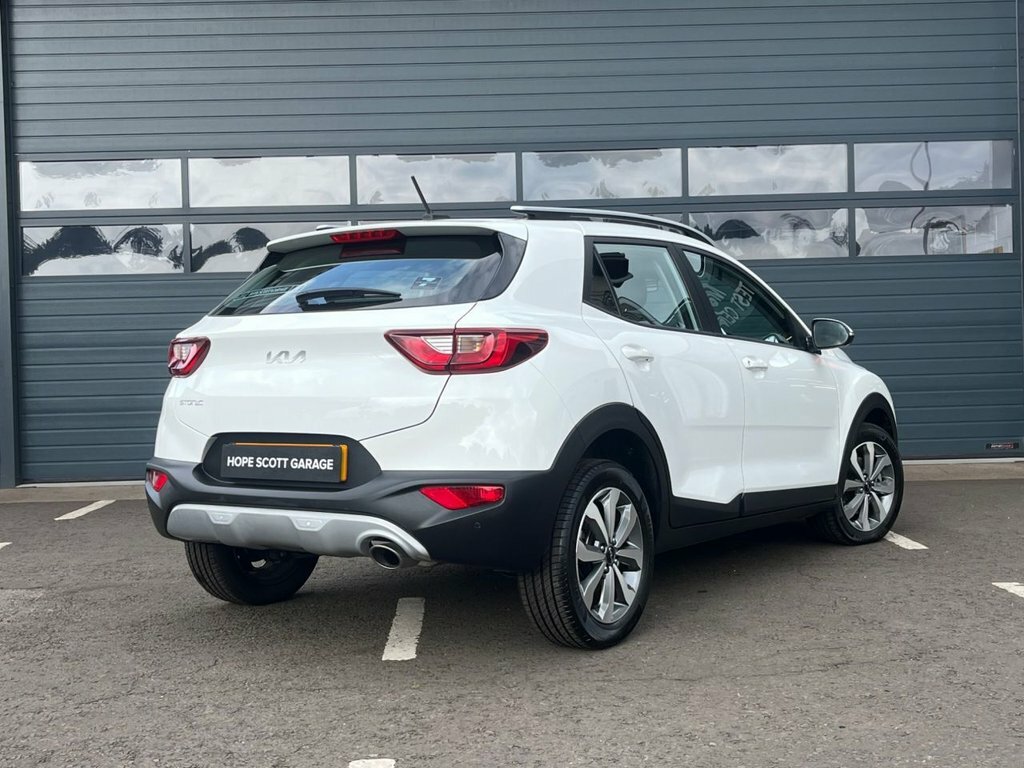 Kia Stonic 1L 2 White #5
