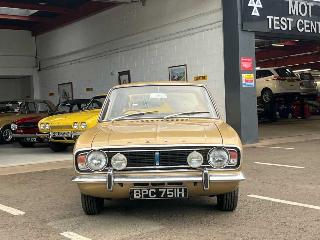 Ford Cortina Saloon Gold #3