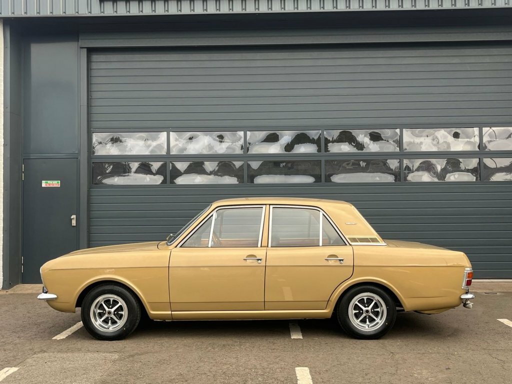 Ford Cortina Saloon Gold #2