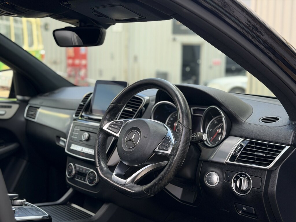 Mercedes-Benz GLE Class 3.0 Gle350d V6 Amg Line Premium Plus Black #2
