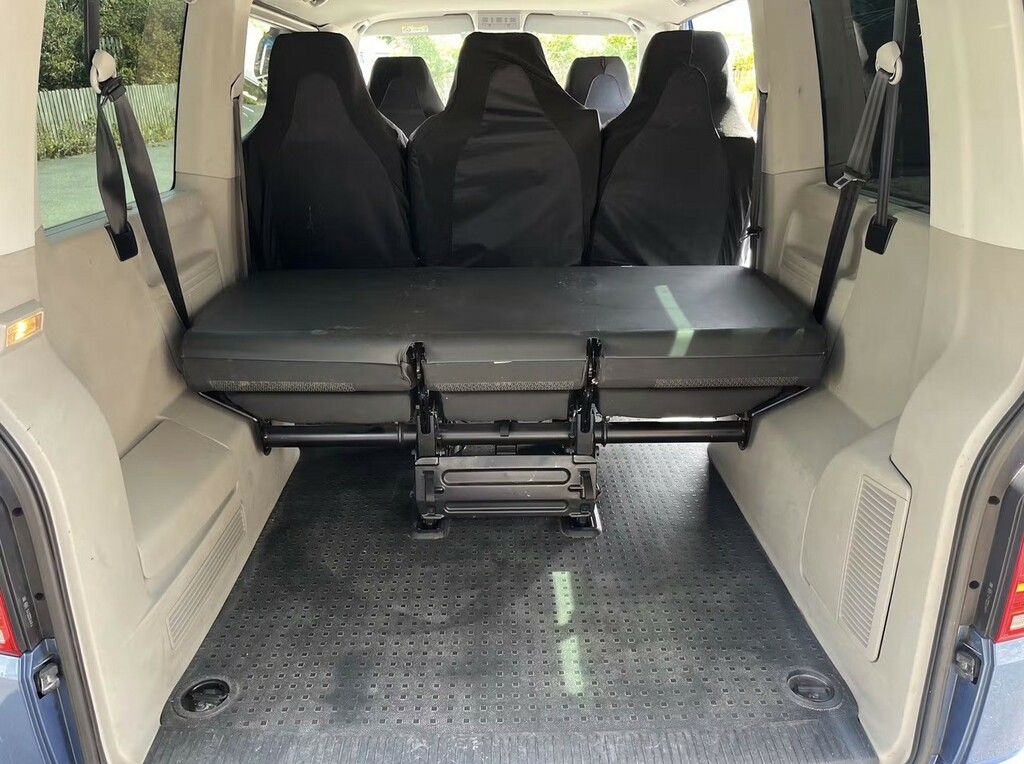 Volkswagen Transporter Shuttle Shuttle Silver #9