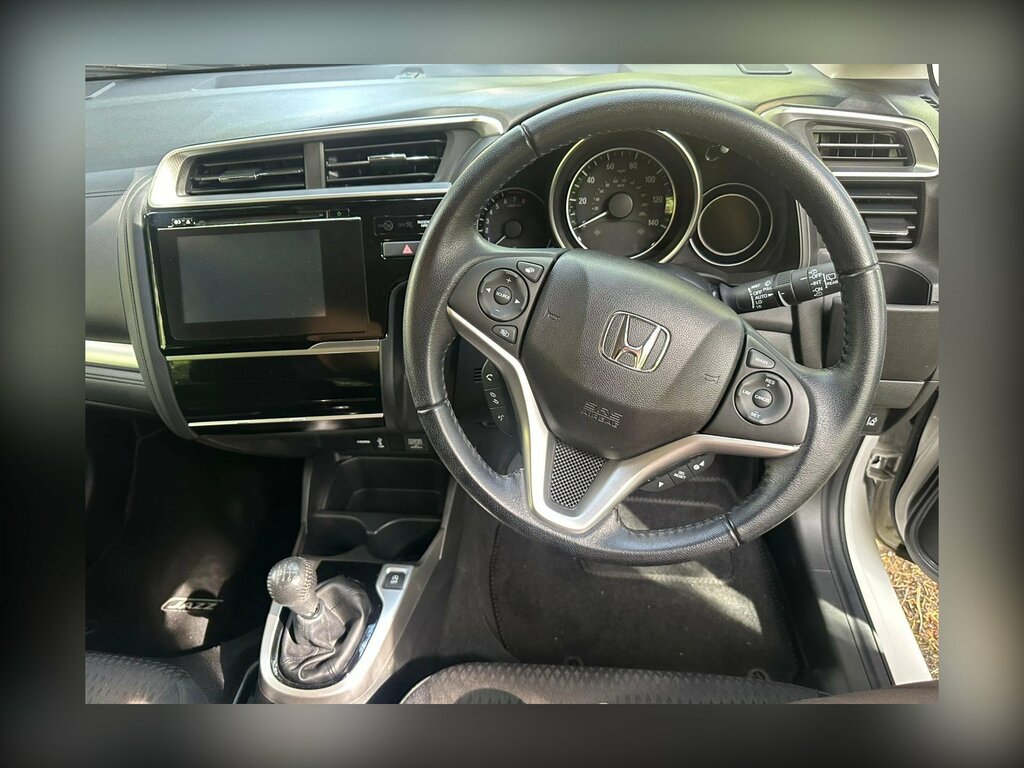 Honda Jazz 1.3 I-vtec Ex Navi Cvt Red #11