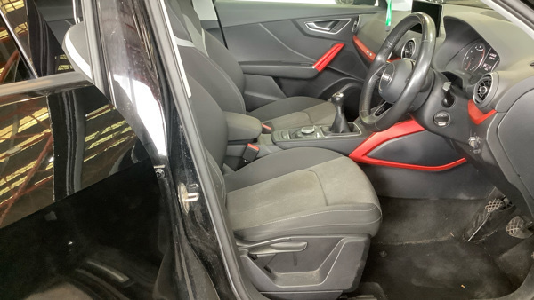 Audi Q2 Tfsi Sport BT17MEV Black #4