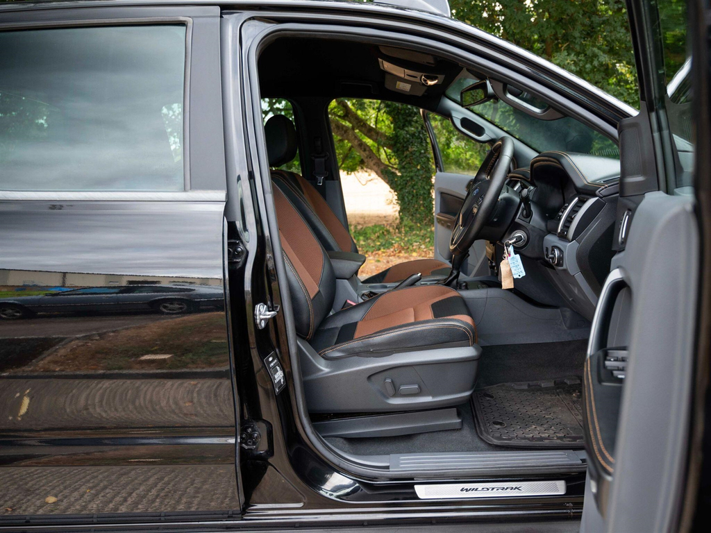 Ford Ranger  Black #16