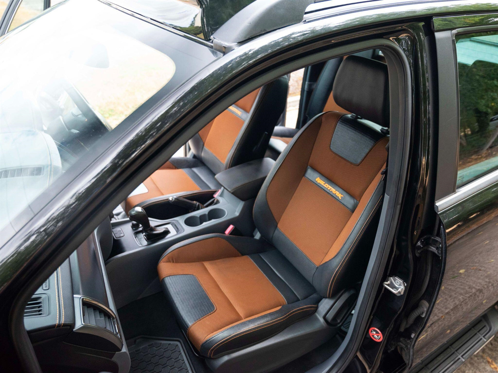 Ford Ranger  Black #32