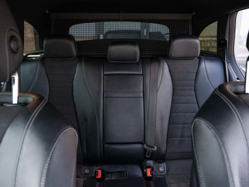 Mercedes-Benz E Class E 220 D Black #31