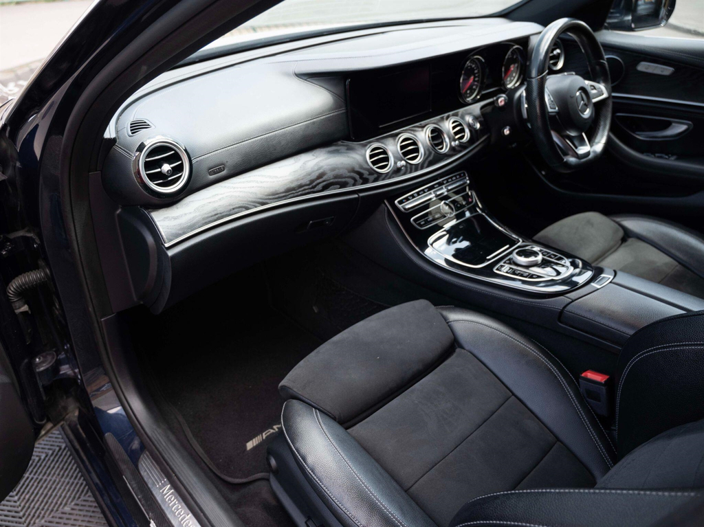 Mercedes-Benz E Class E 220 D Black #27