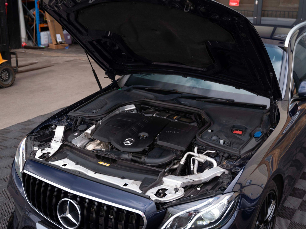 Mercedes-Benz E Class E 220 D Black #20