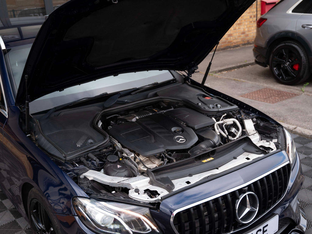 Mercedes-Benz E Class E 220 D Black #19