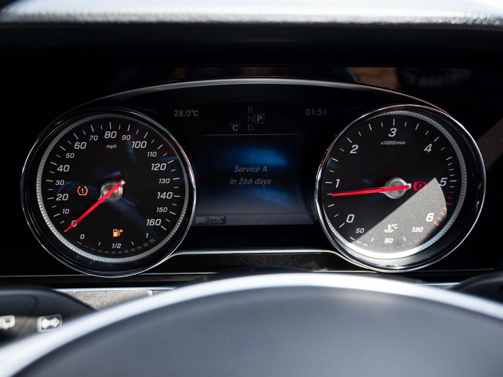 Mercedes-Benz E Class E 220 D Black #17