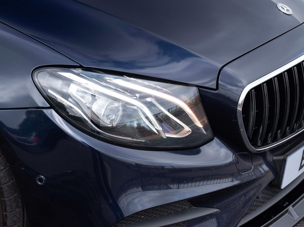 Mercedes-Benz E Class E 220 D Black #38