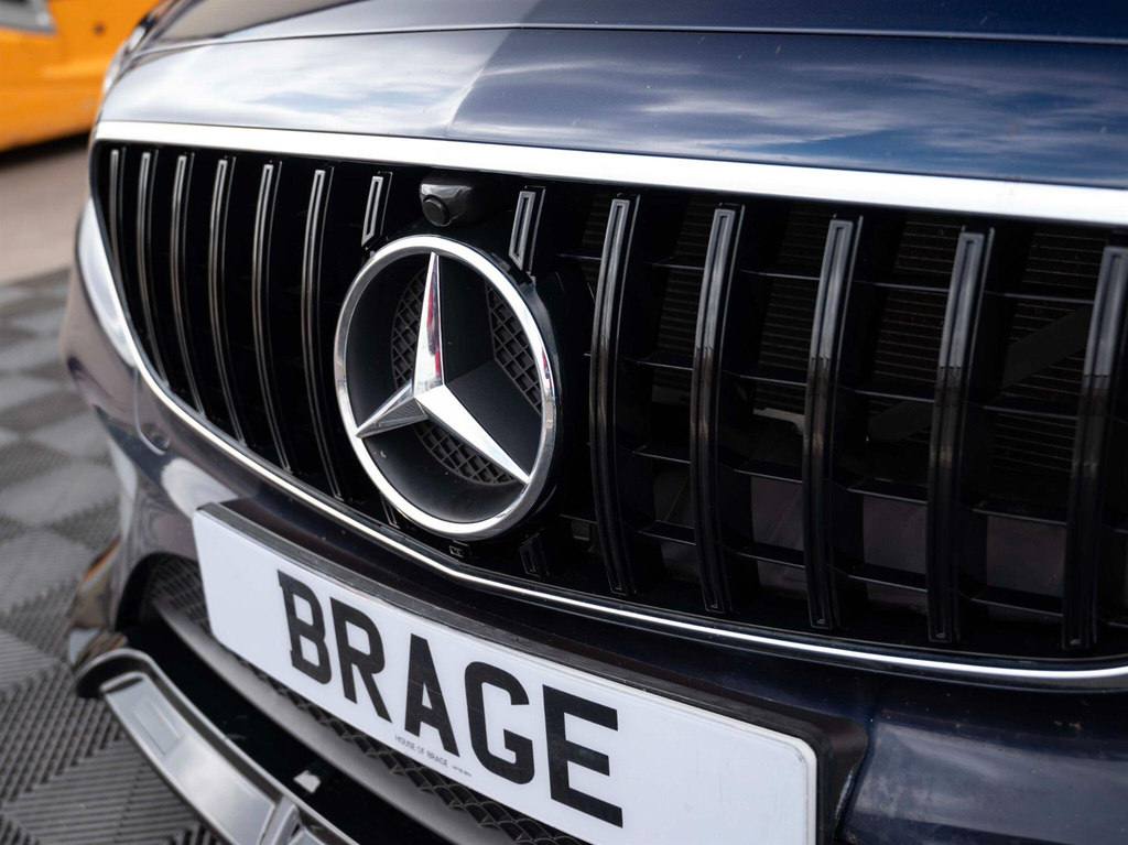 Mercedes-Benz E Class E 220 D Black #57