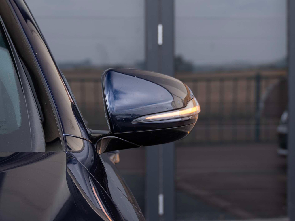 Mercedes-Benz E Class E 220 D Black #49