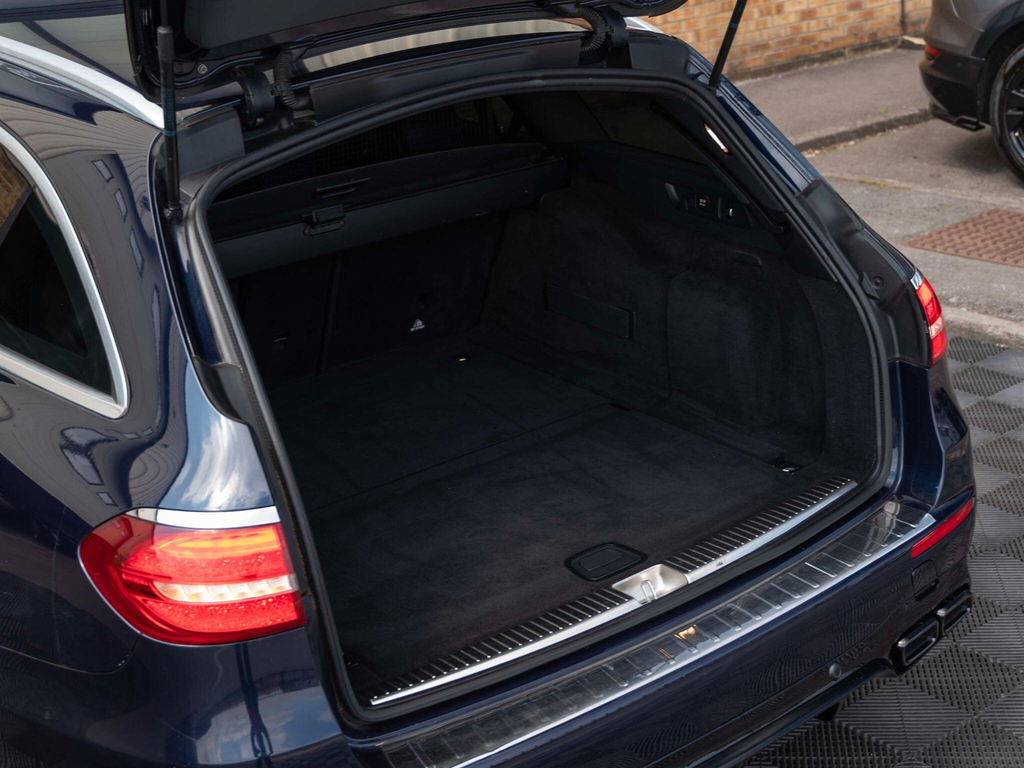 Mercedes-Benz E Class E 220 D Black #44
