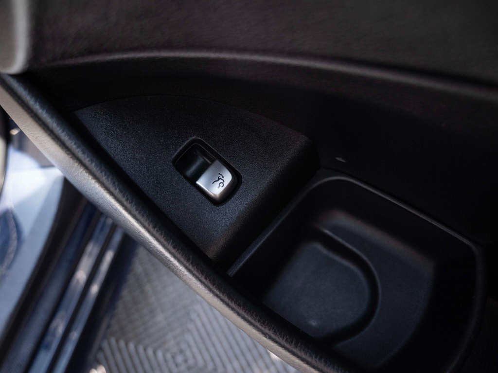 Mercedes-Benz E Class E 220 D Black #11