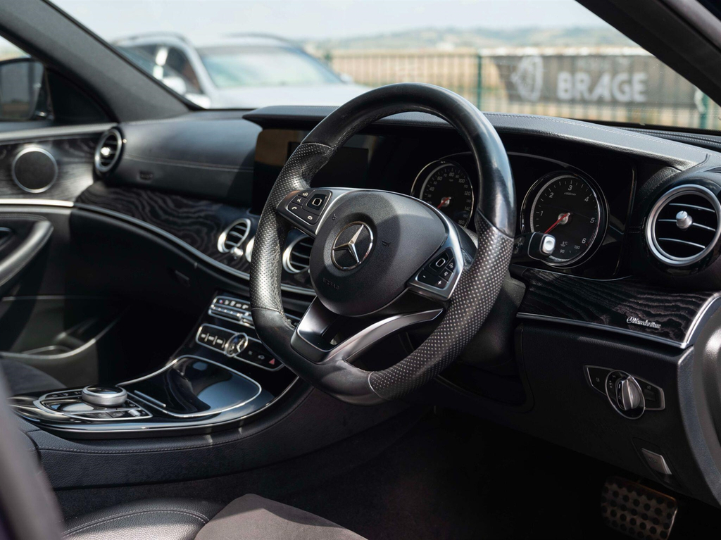 Mercedes-Benz E Class E 220 D Black #13