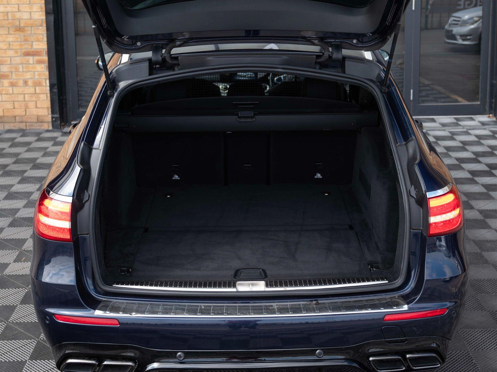 Mercedes-Benz E Class E 220 D Black #46