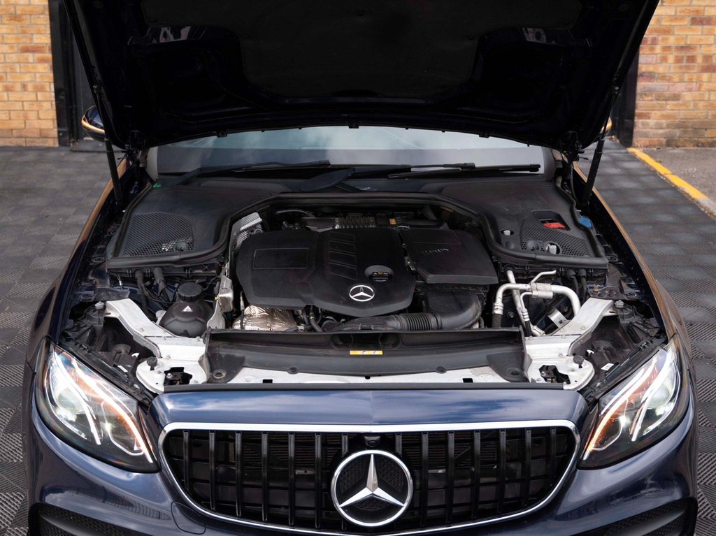 Mercedes-Benz E Class E 220 D Black #21
