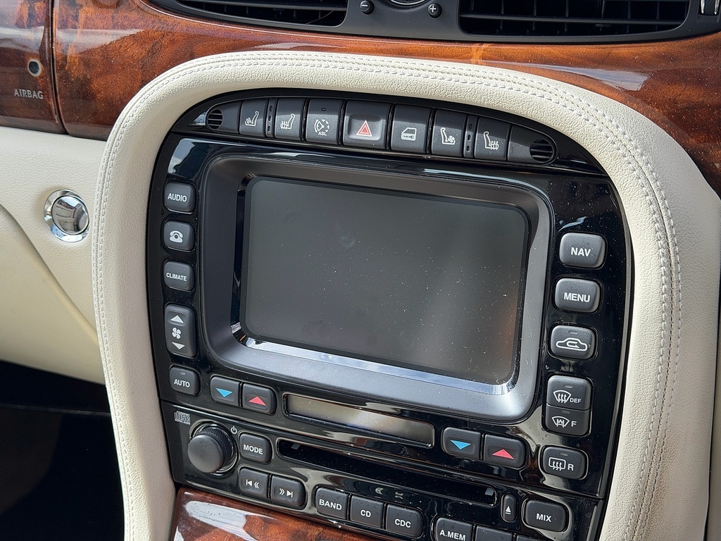 Jaguar XJ Blue #7