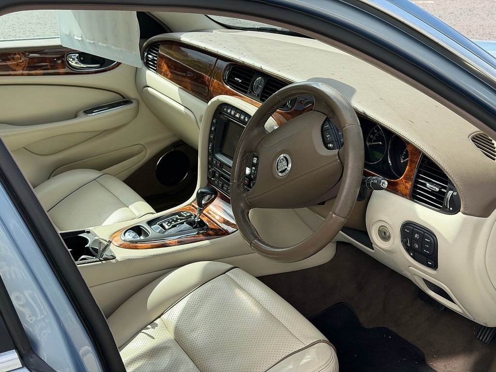 Jaguar XJ Td Sovereign Blue #3