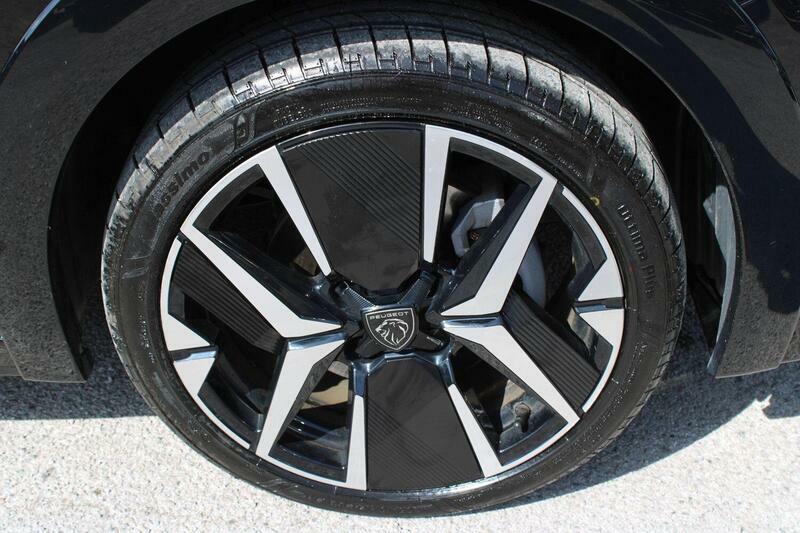 Peugeot e-208 Hatchback Black #24