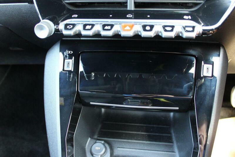Peugeot e-208 Hatchback Black #14