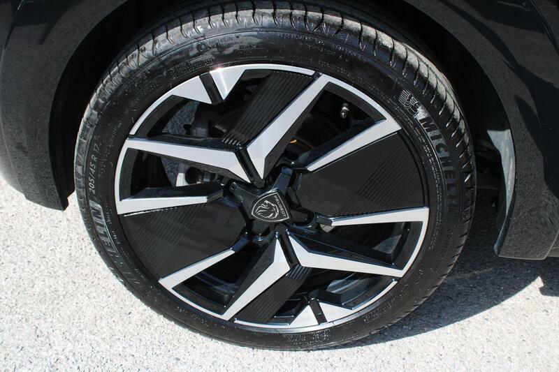 Peugeot e-208 Hatchback Black #22